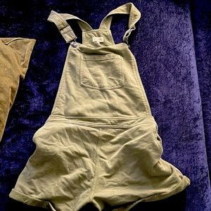 Thread and supply overall shorts